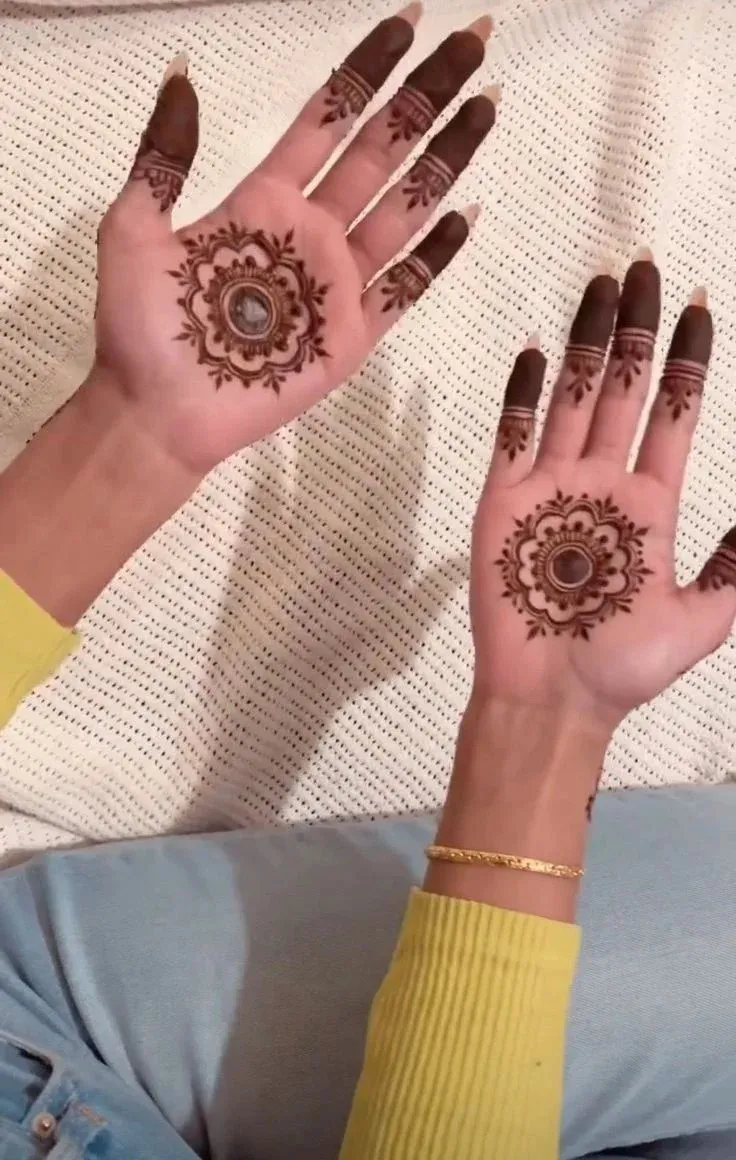 Finger Mehndi Design
