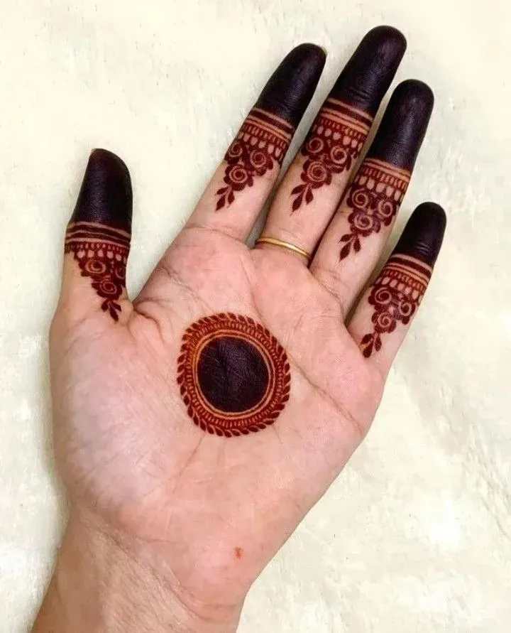 Finger Mehndi Design