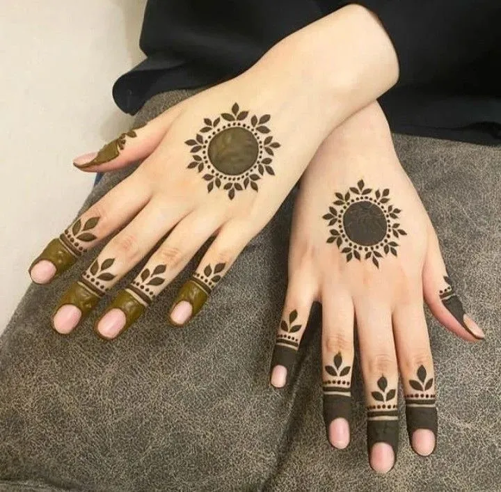 Finger Mehndi Design