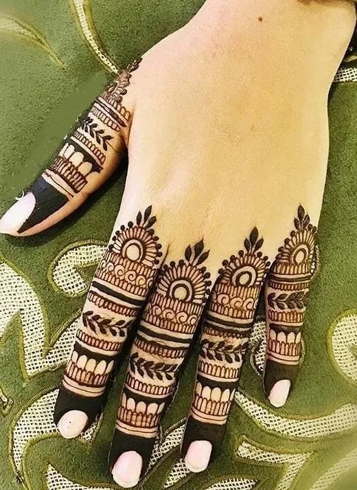 Finger Mehndi Design