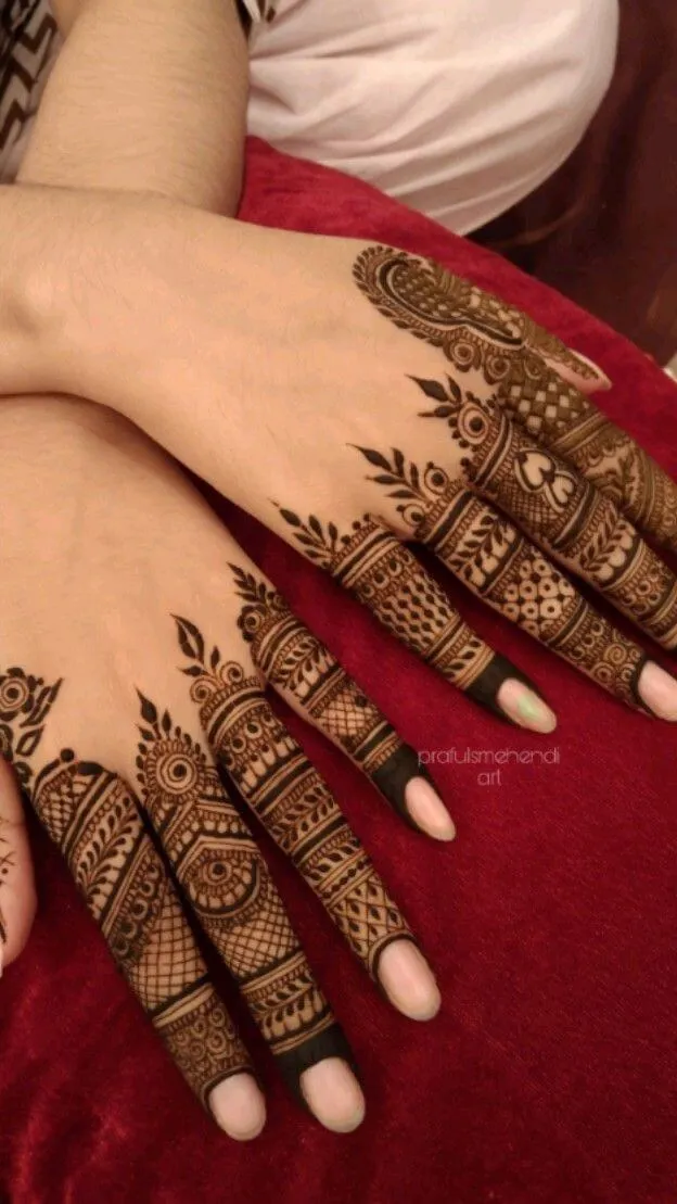 Finger Mehndi Design