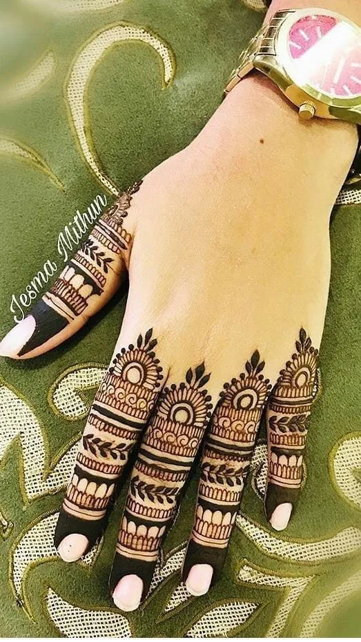 Finger Mehndi Design