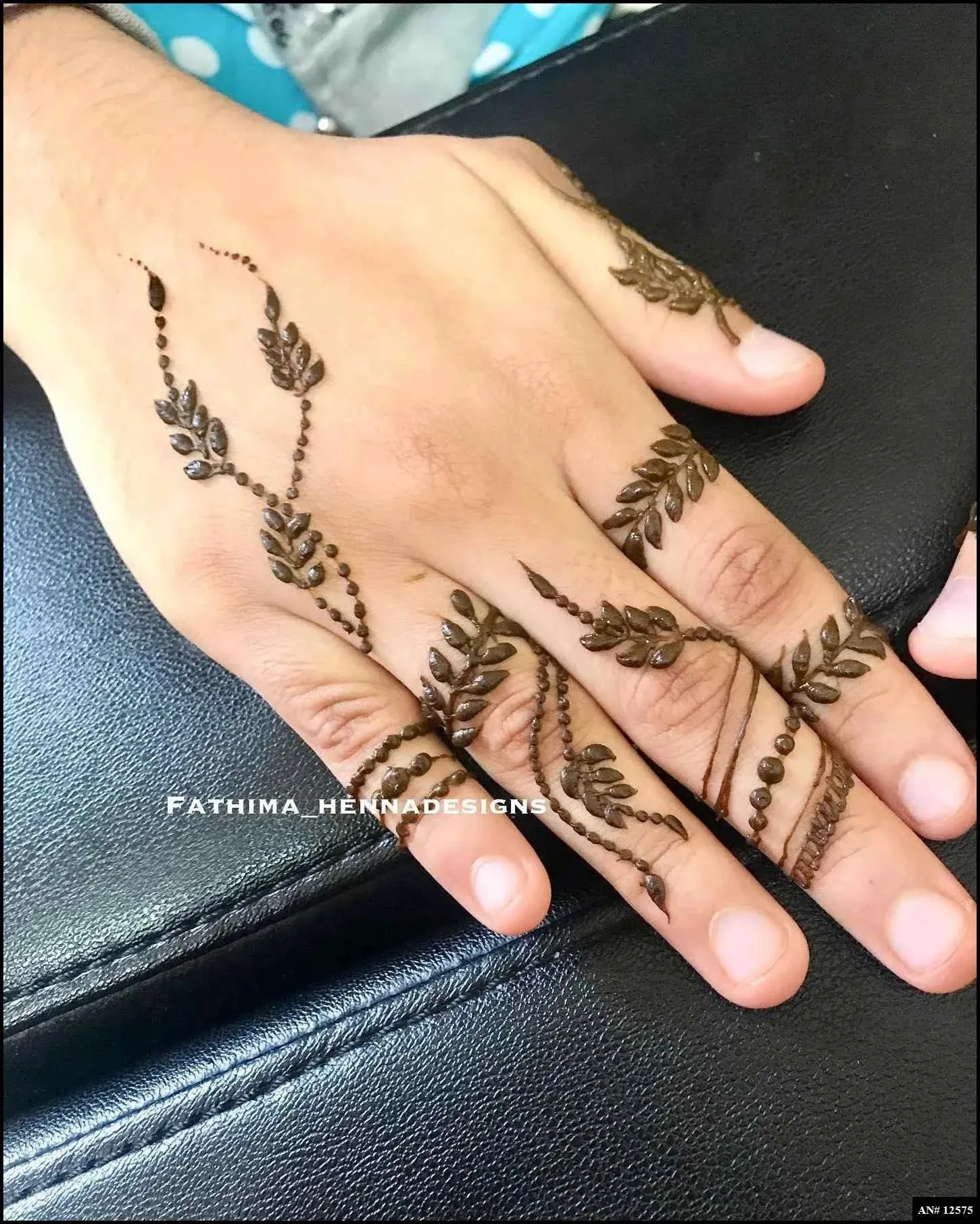 Finger Mehndi Design