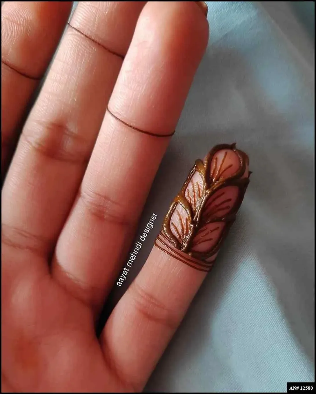 Finger Mehndi Design
