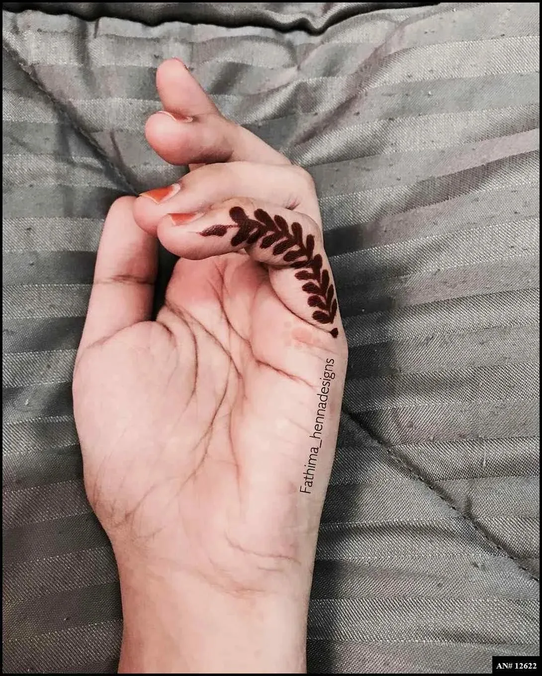 Finger Mehndi Design