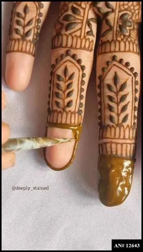 Finger Mehndi Design