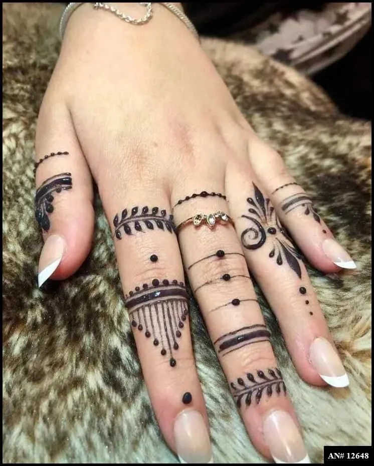 Finger Mehndi Design