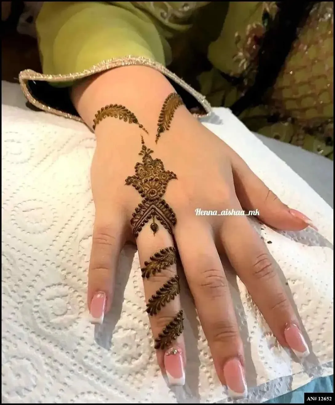 Finger Mehndi Design