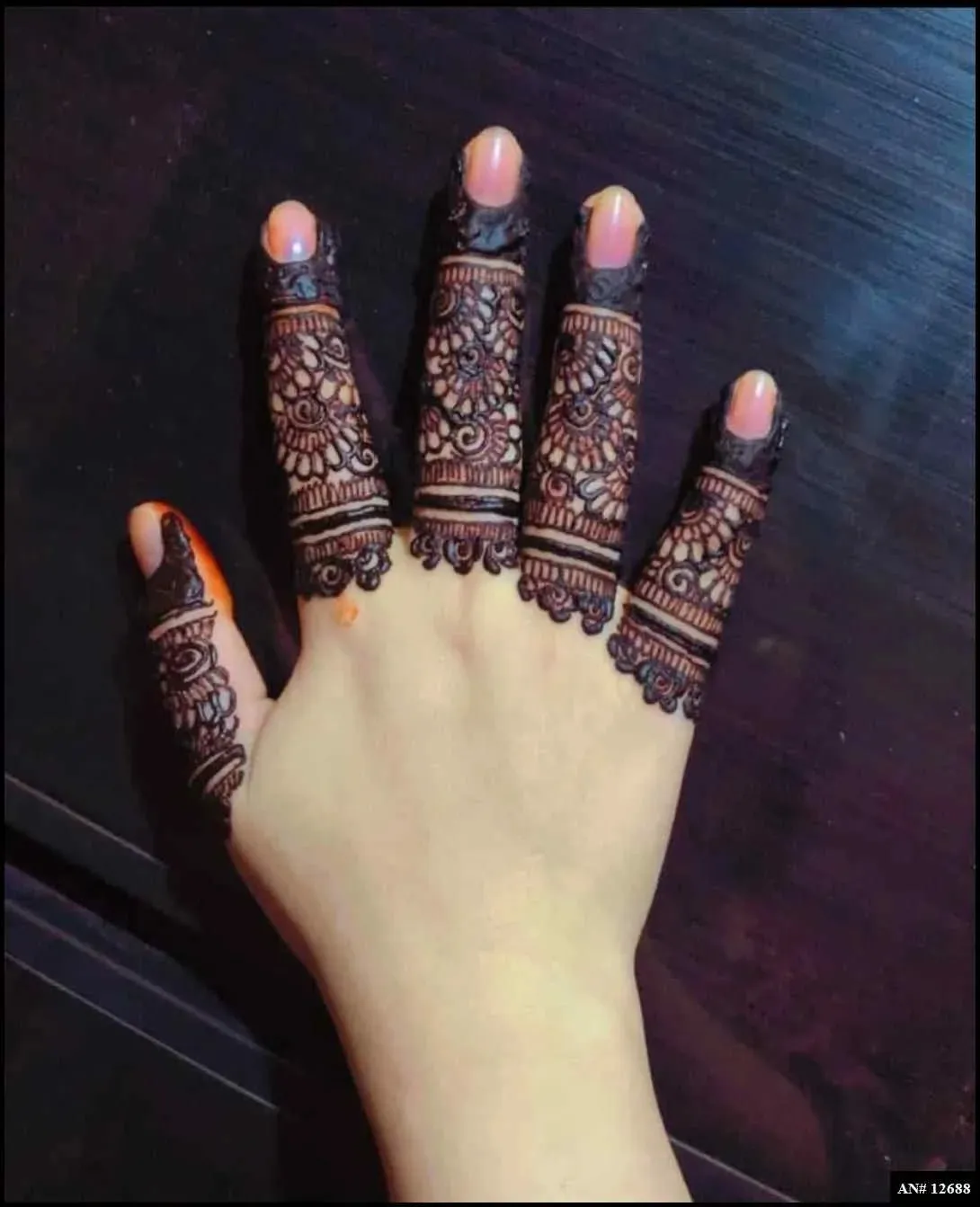 Finger Mehndi Design