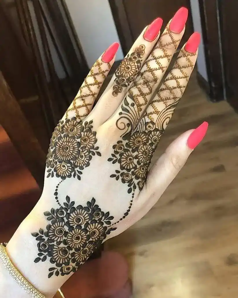 Round Mehndi Design