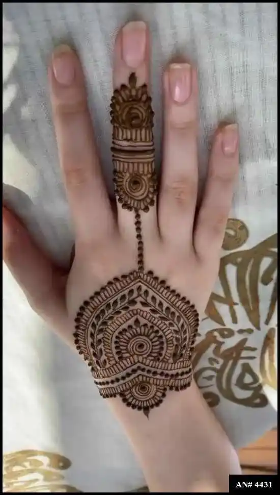 Round Mehndi Design