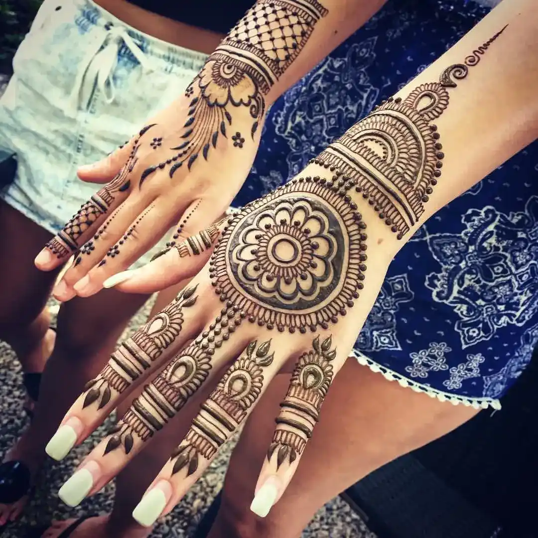 Round Mehndi Design