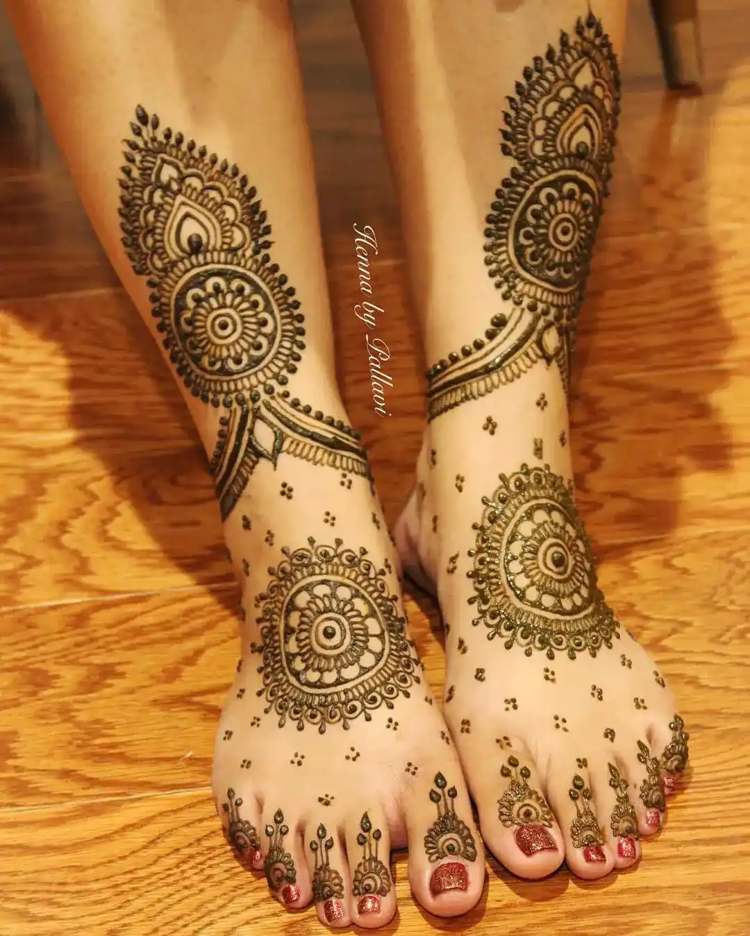Round Mehndi Design