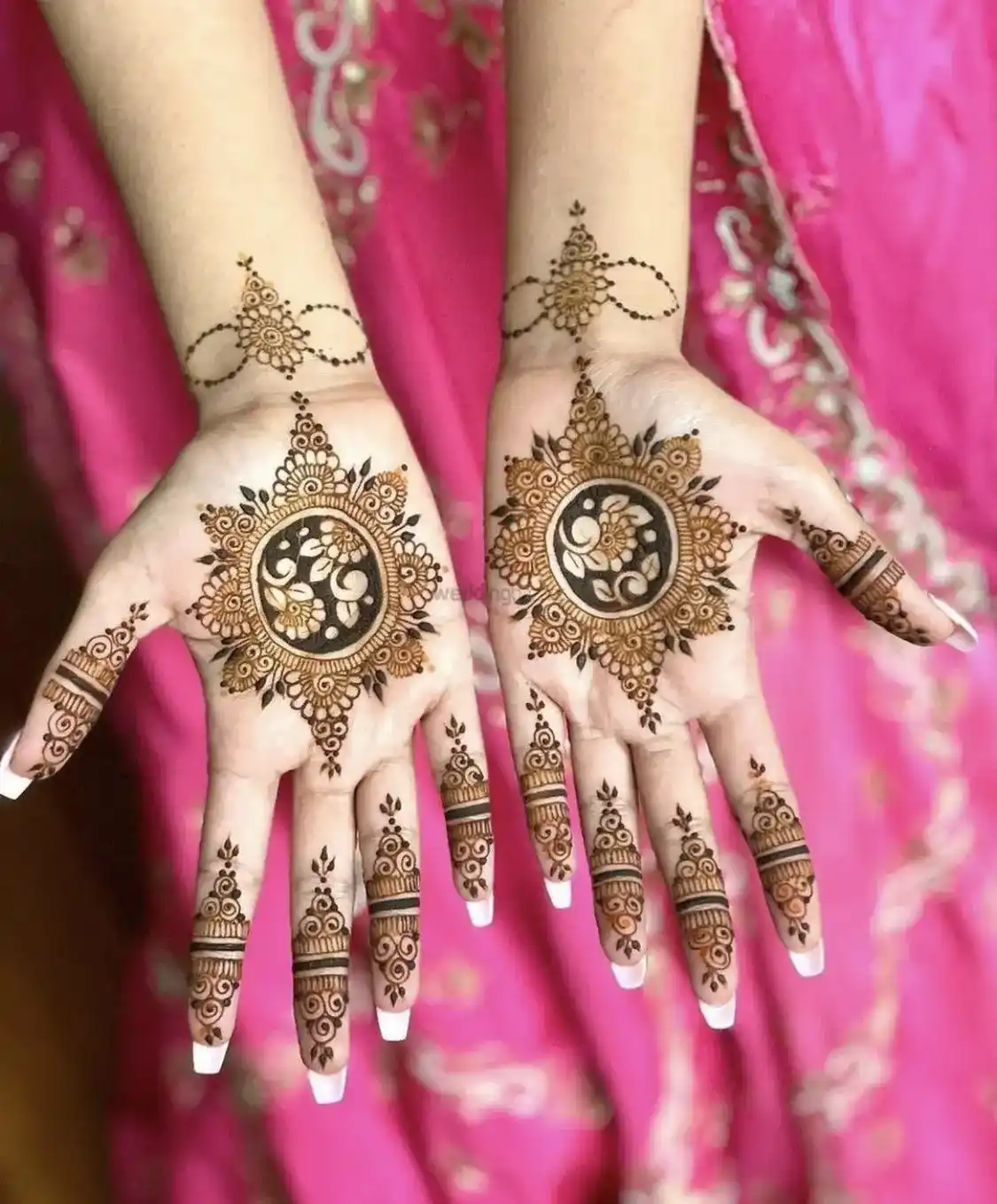 Round Mehndi Design