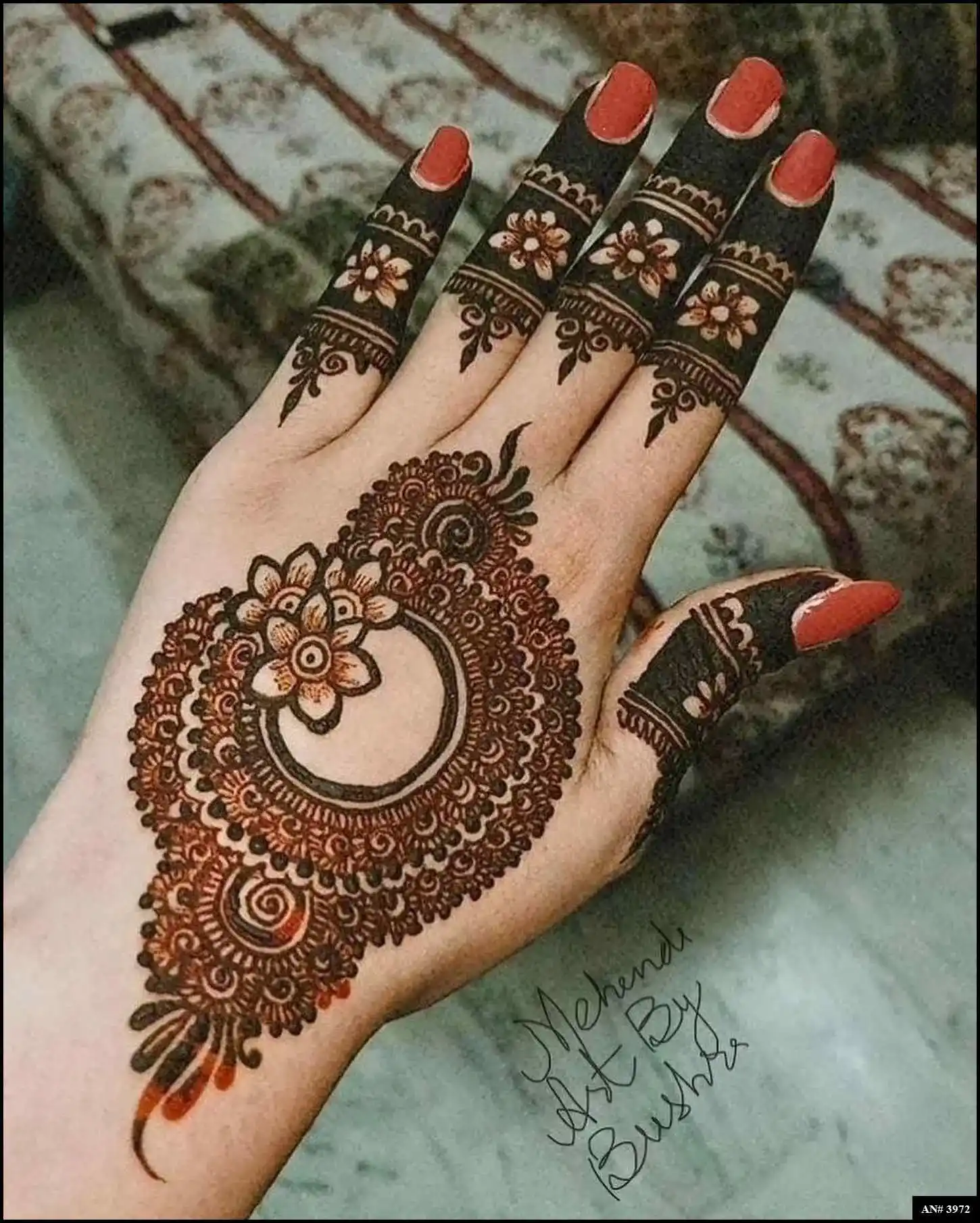 Round Mehndi Design
