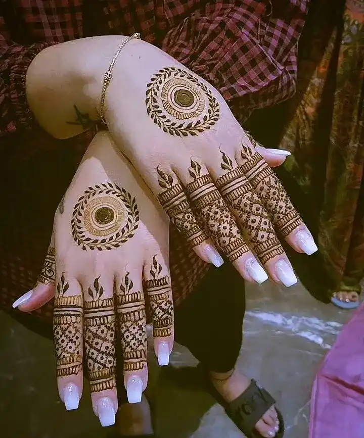 Round Mehndi Design
