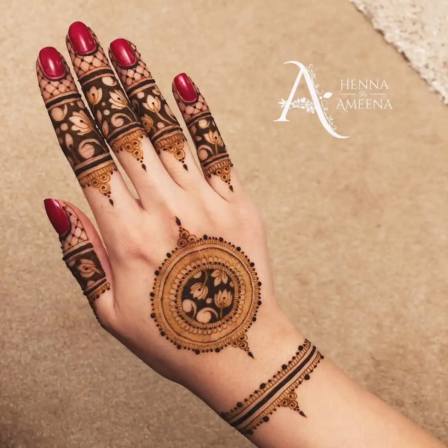 Round Mehndi Design