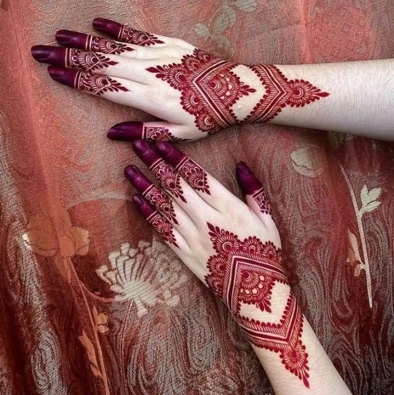 Round Mehndi Design