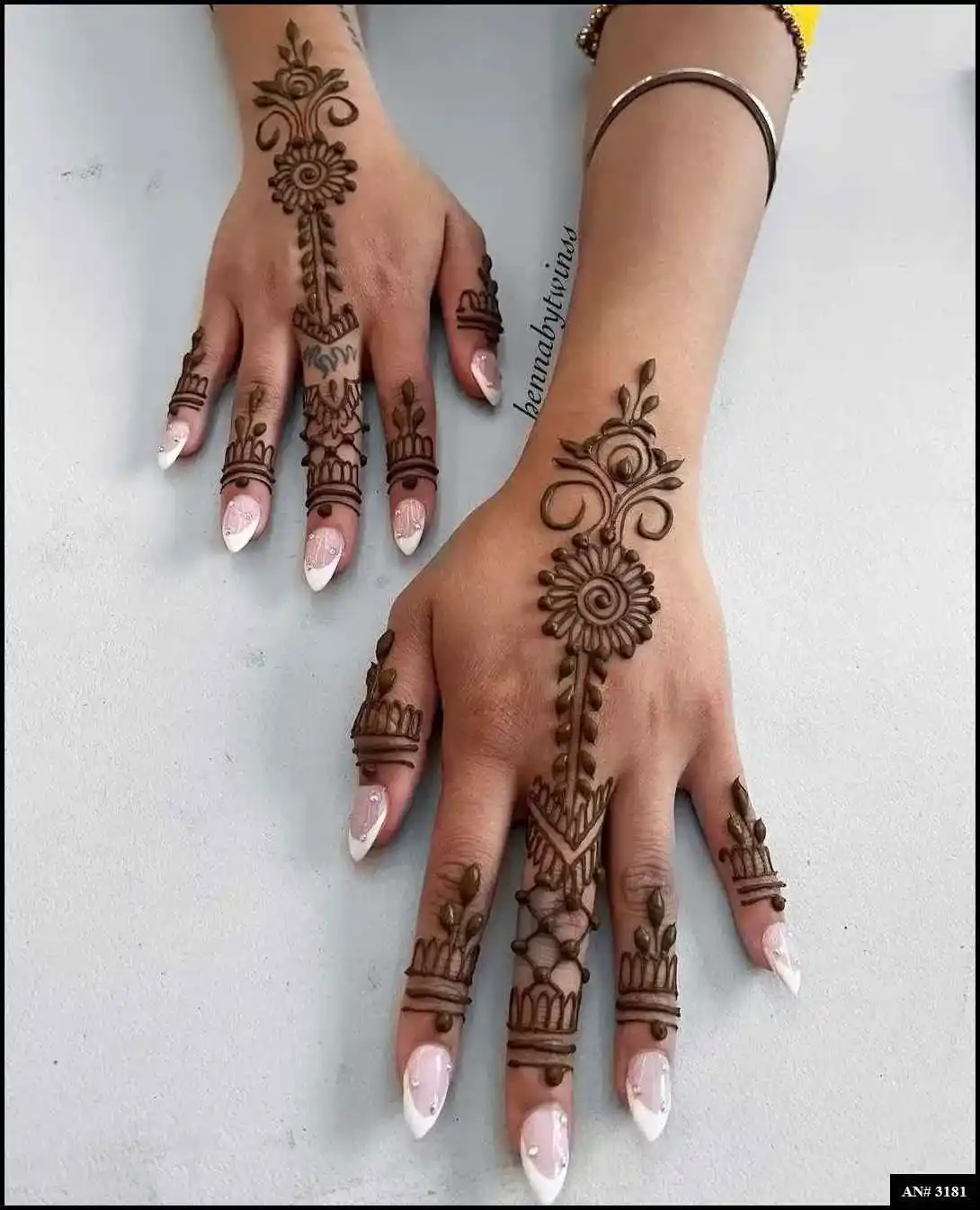 Round Mehndi Design