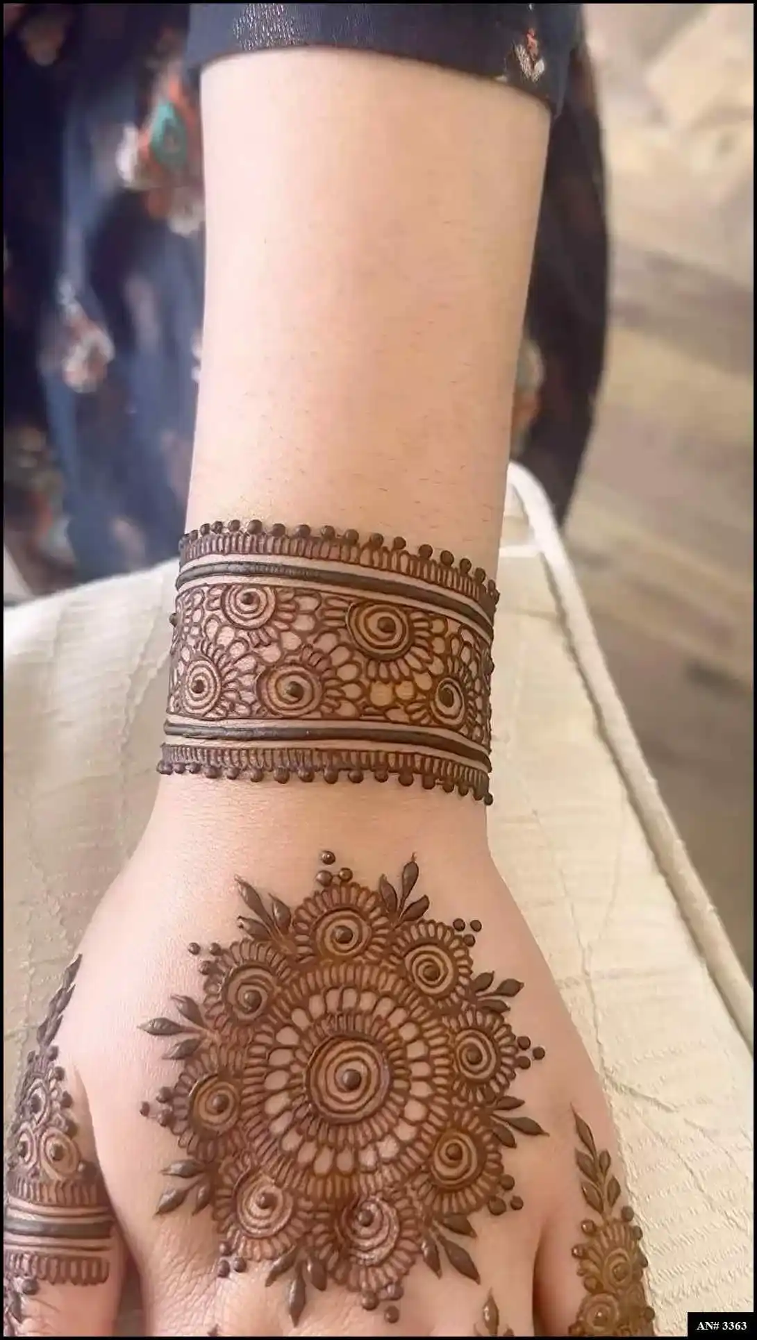 Round Mehndi Design