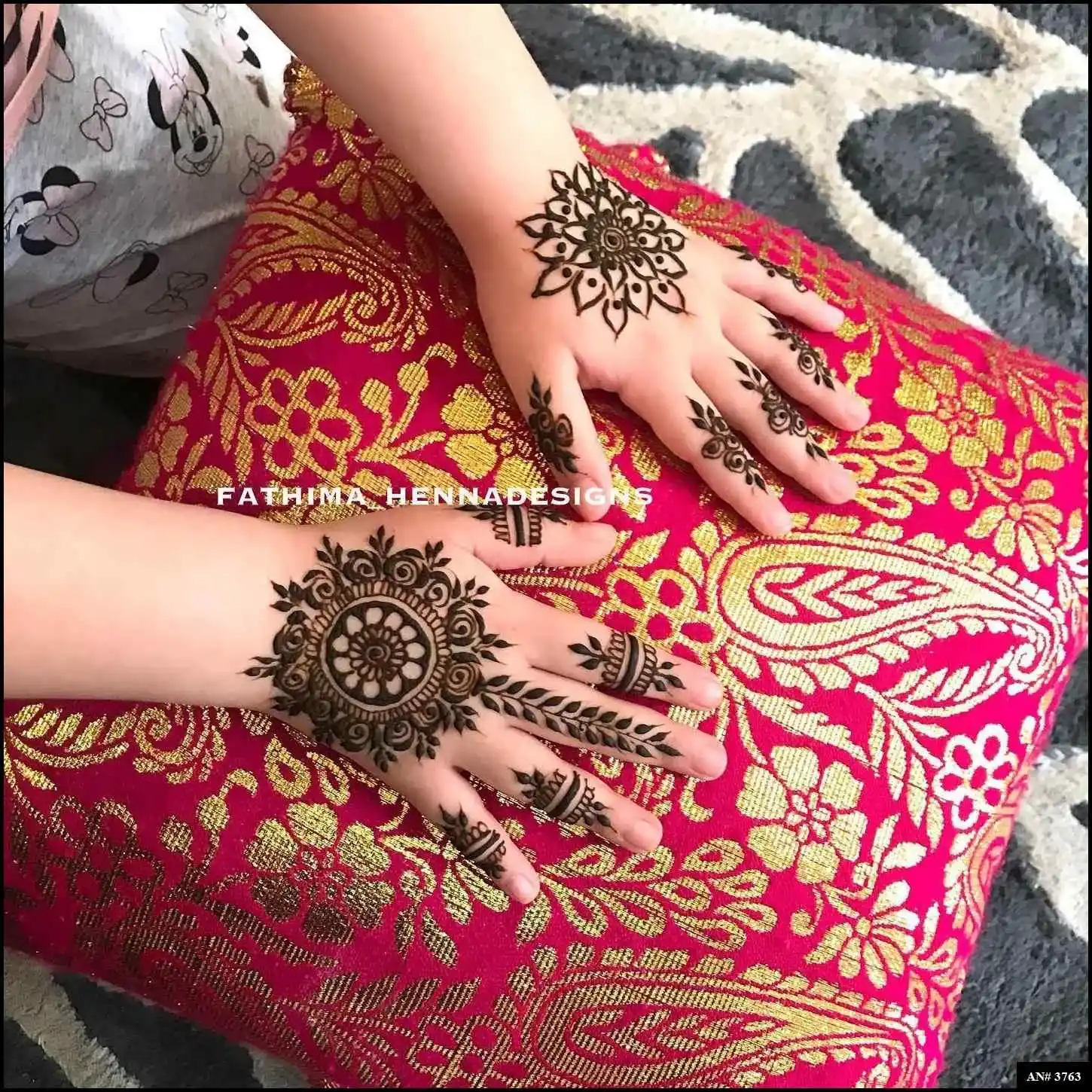 Round Mehndi Design
