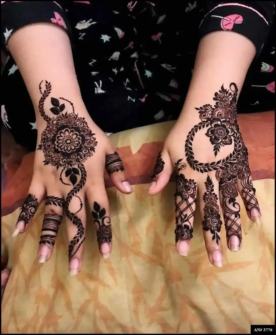 Round Mehndi Design