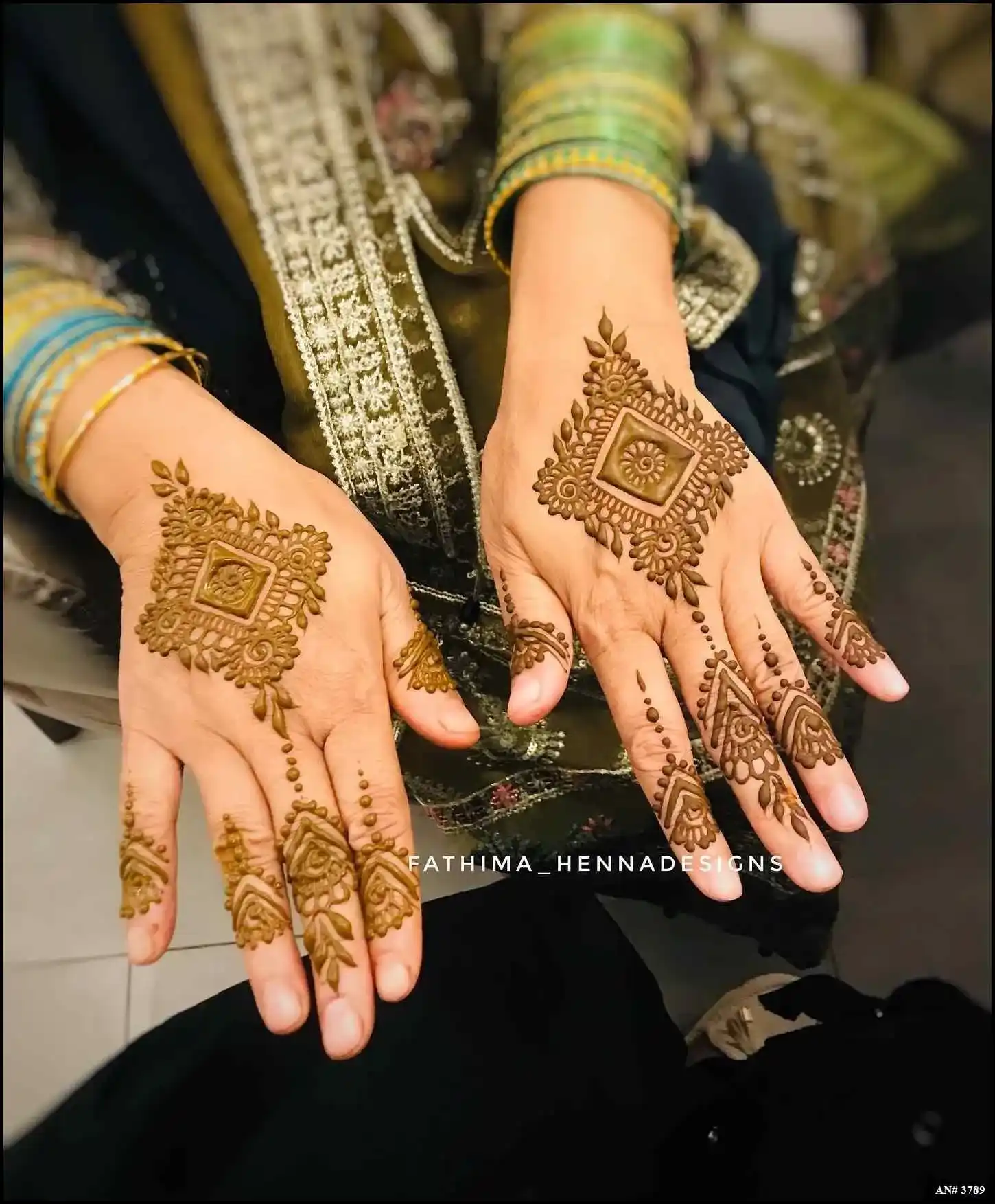 Round Mehndi Design
