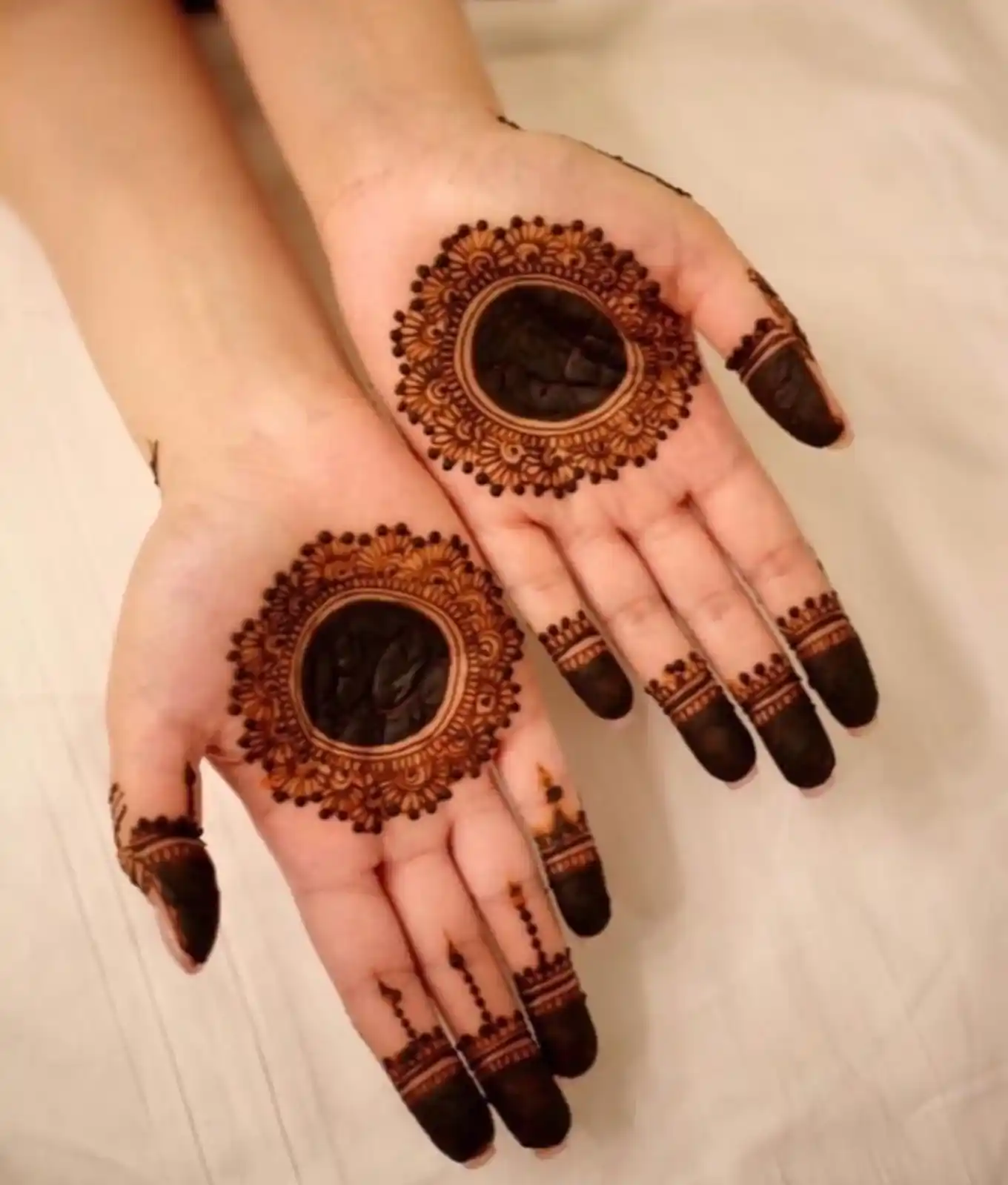 Round Mehndi Design