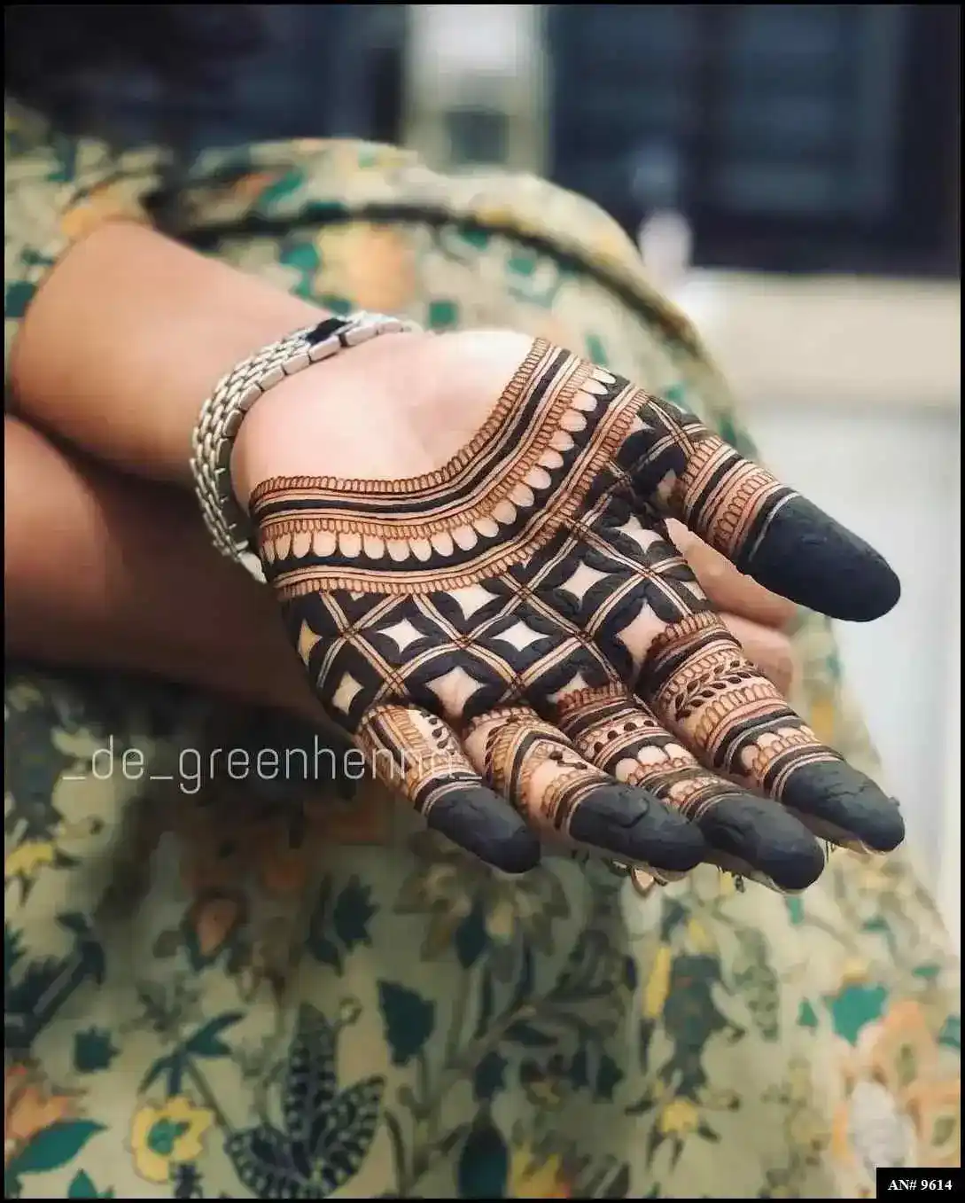 Simple Mehndi Designs For Girls
