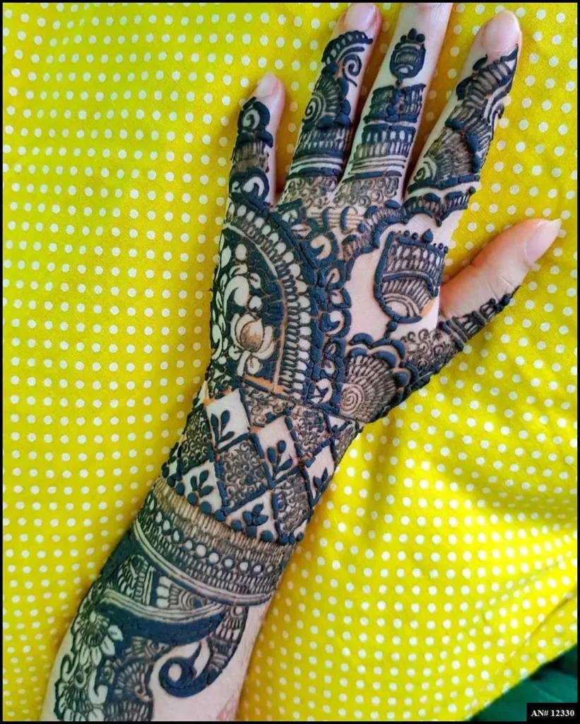 Stylish Mehndi Design