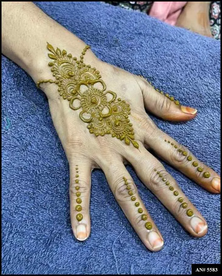 Stylish Mehndi Design