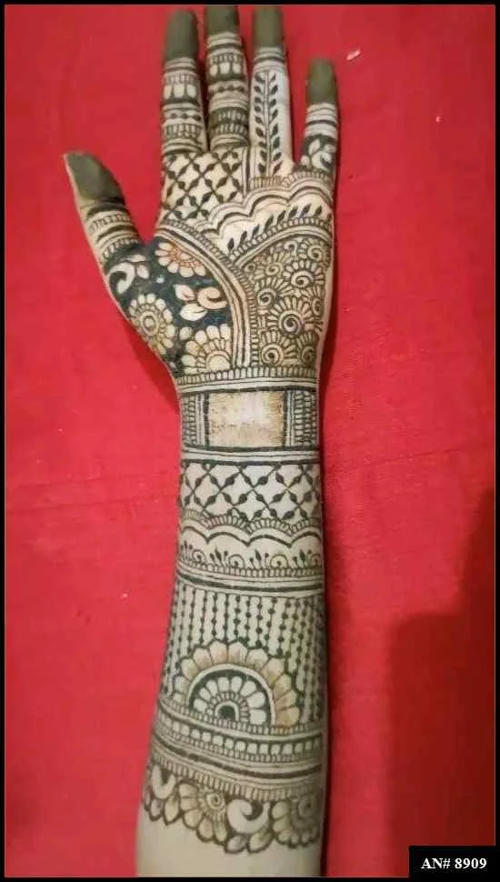 Stylish Mehndi Design