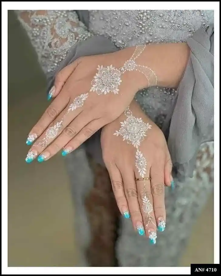 Khafif Mehndi Design