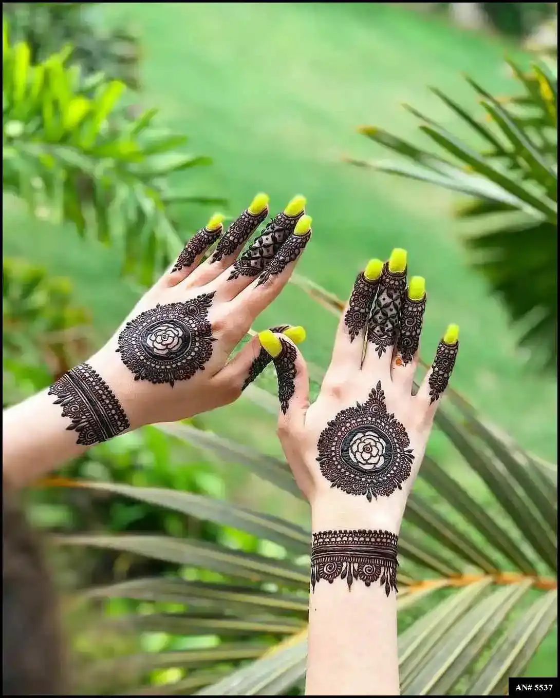 Khafif Mehndi Design