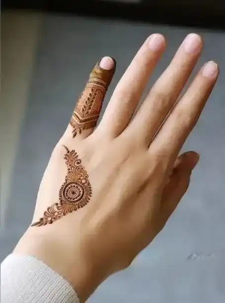 Khafif Mehndi Design