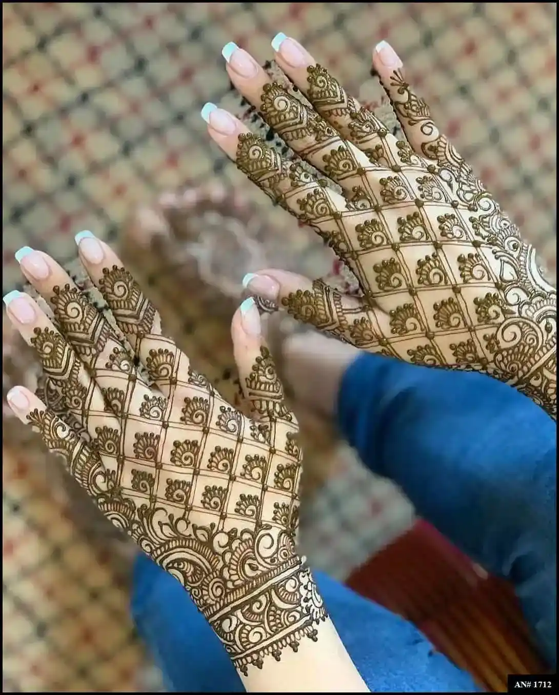 Khafif Mehndi Design