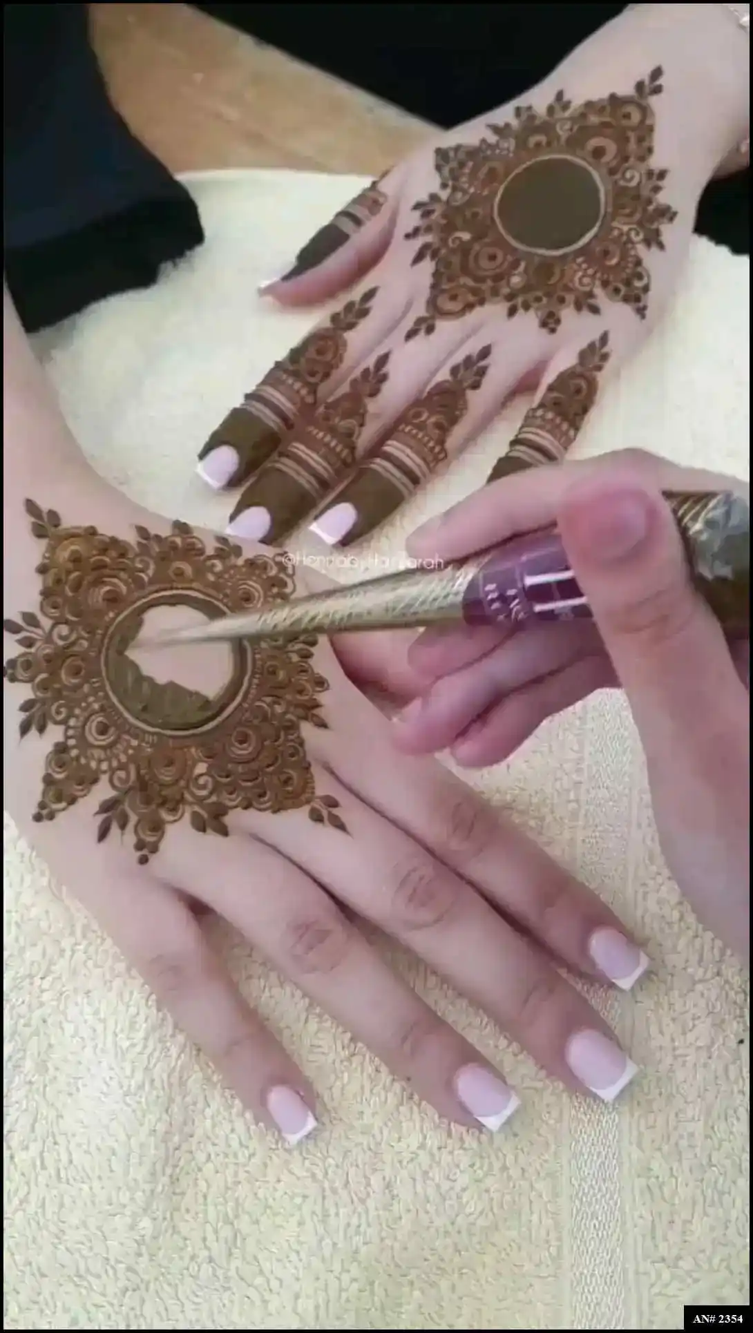 Khafif Mehndi Design