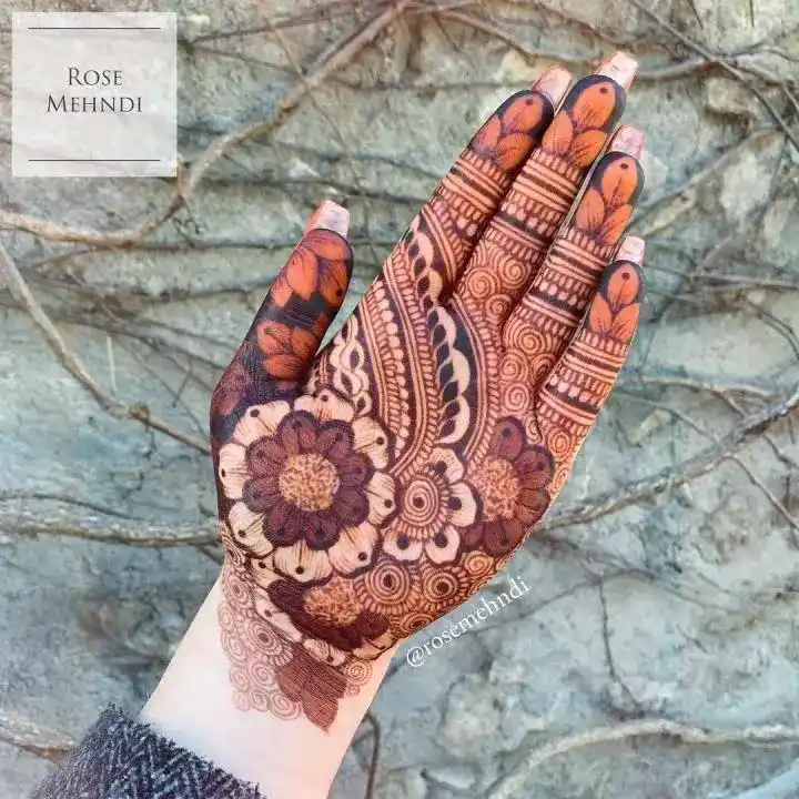 Khafif Mehndi Design