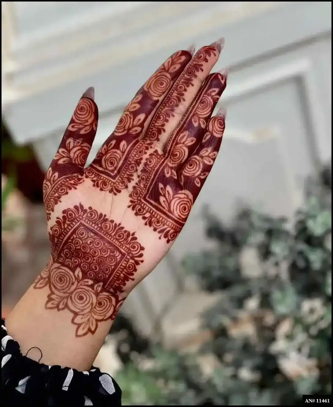 Khafif Mehndi Design