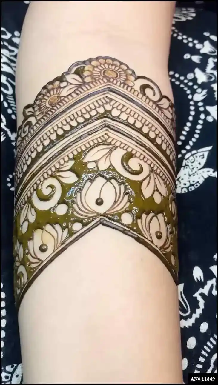 Khafif Mehndi Design