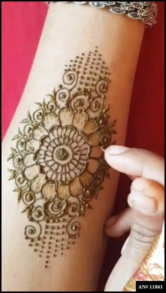 Khafif Mehndi Design