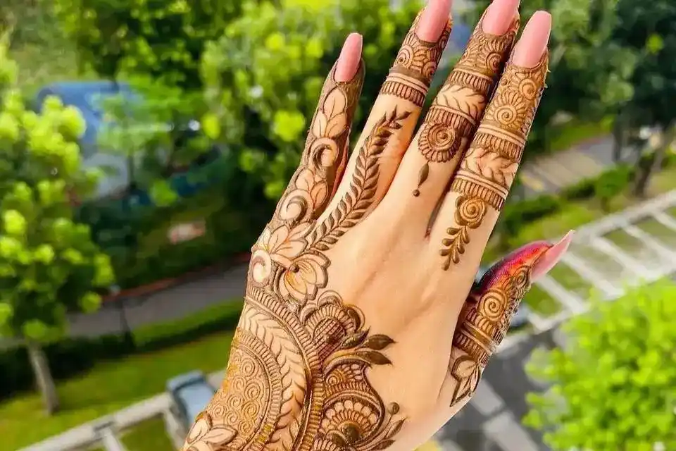Khafif Mehndi Design