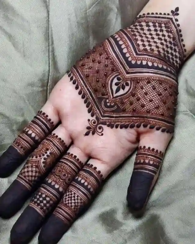 Pakistani Arabic Mehndi Design