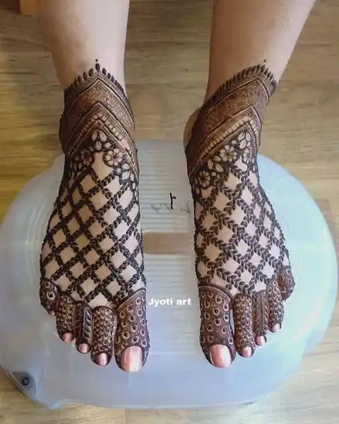 Stylish Foot Mehndi Design