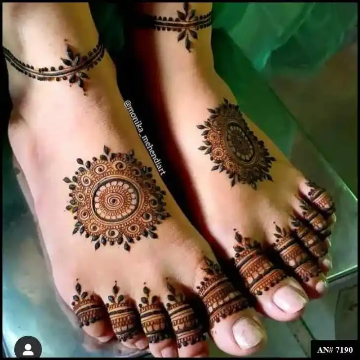 Stylish Foot Mehndi Design