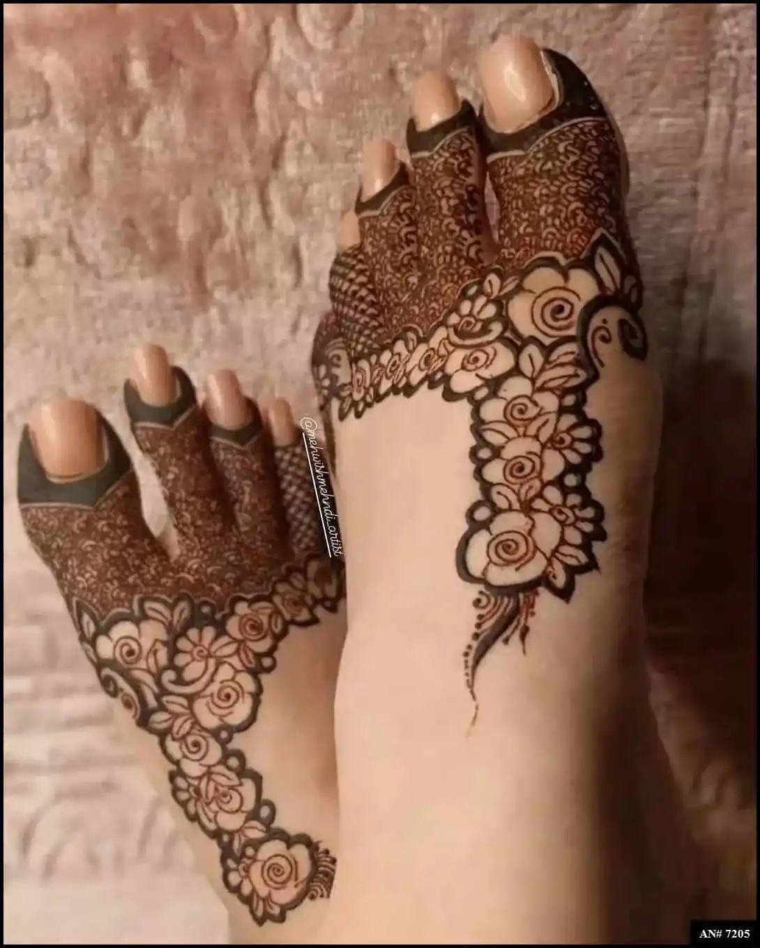 Stylish Foot Mehndi Design