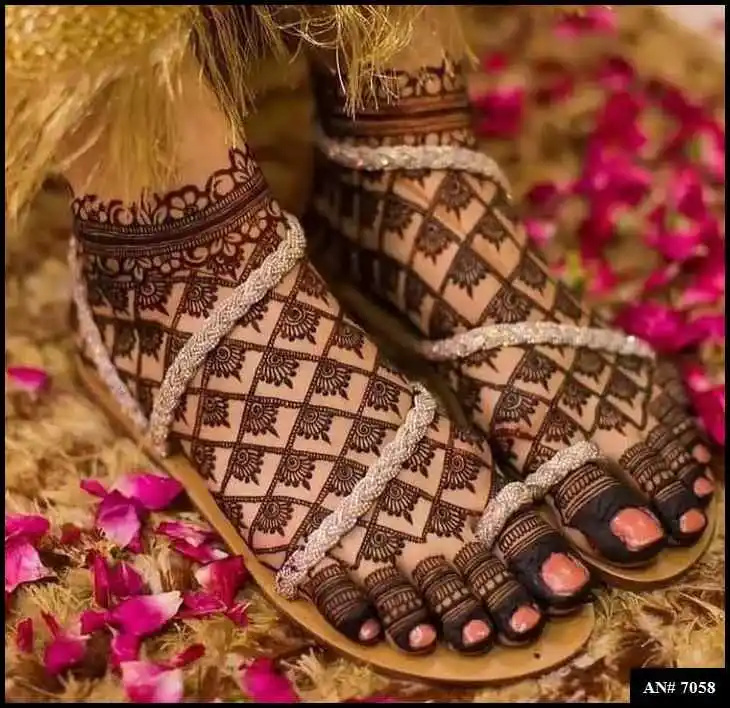 Stylish Foot Mehndi Design