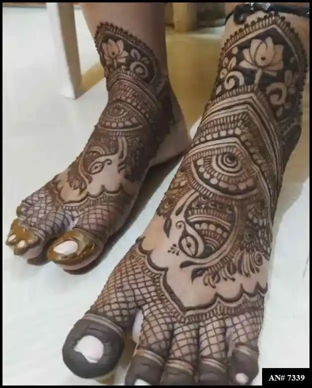 Stylish Foot Mehndi Design