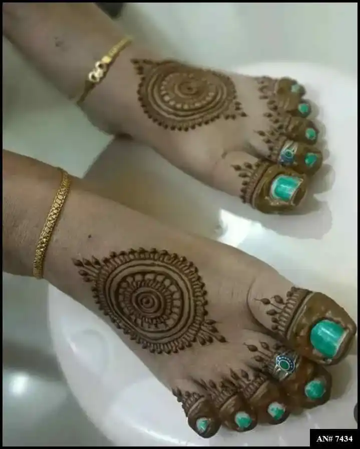Stylish Foot Mehndi Design