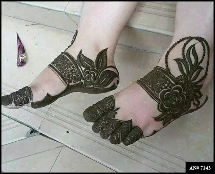 Stylish Foot Mehndi Design